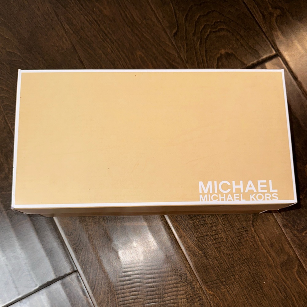 Michael Kors Amber Crinkled Patent Leather Moccasins Blue Women’s Size 7M NIB - Picture 16 of 16